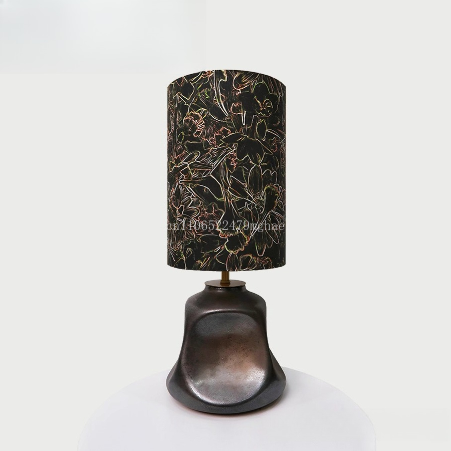 Century Textile & Sewing Supply Hours - Candeeiro de mesa de tecido Liberty